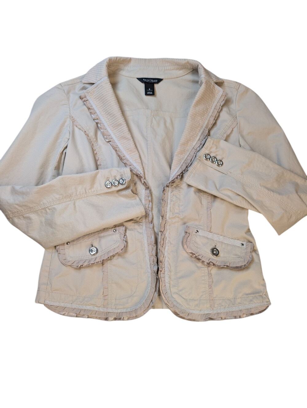 White House Black Market Women's Ivory Ruffle Trim Blazer Shacket Size 8 Y2K